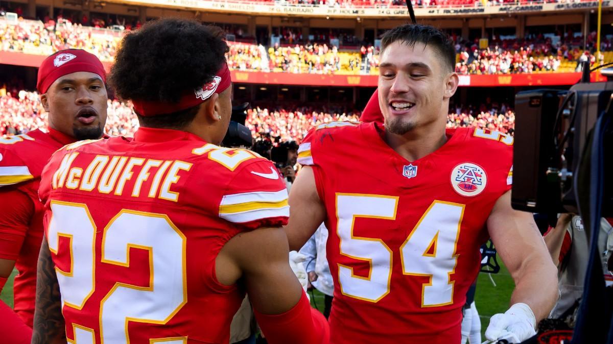 Leo Chenal y McDuffie, dos pilares de Spagnuolo en defensa