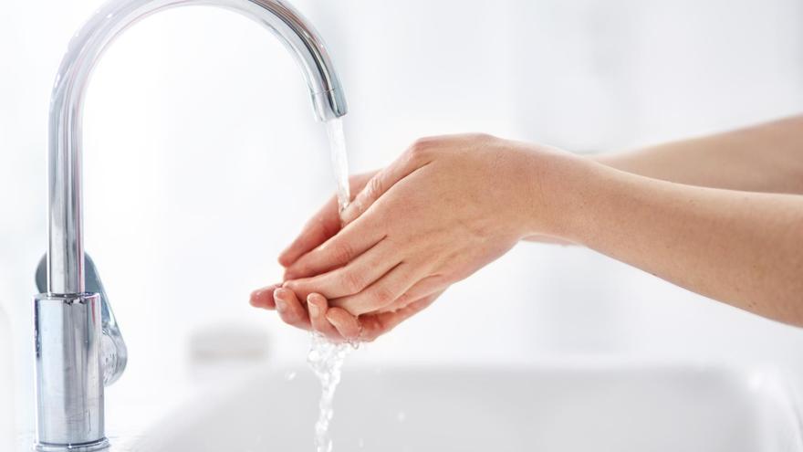 ¿Por qué es importante ahorrar agua en casa? Seis trucos sencillos para hacerlo