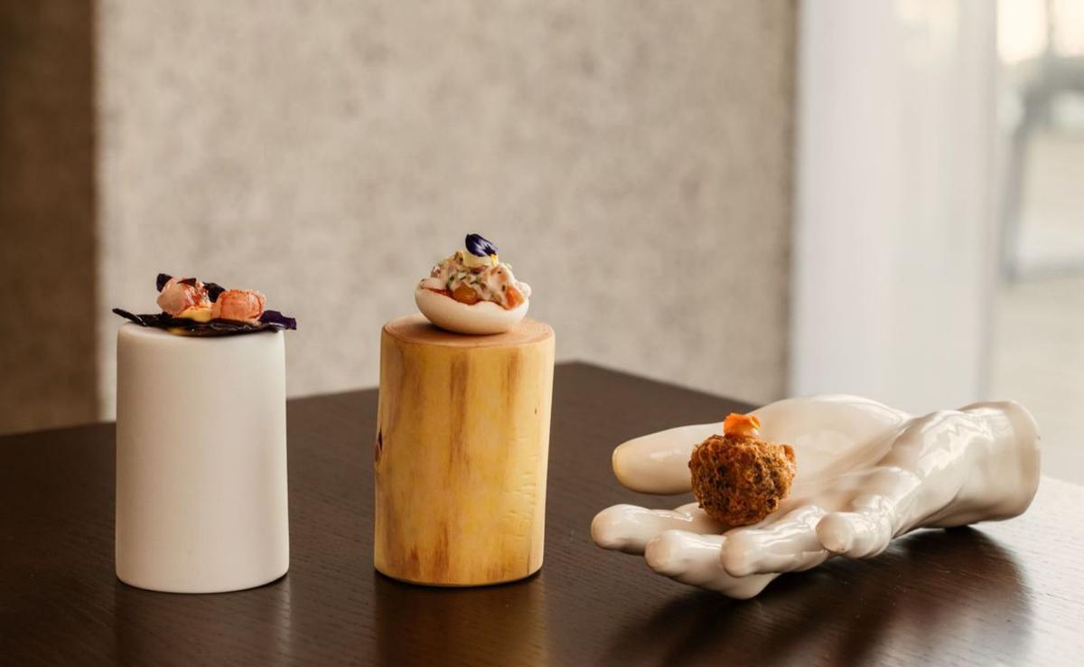 Sabores que hacen al comensal viajar por el Cantábrico y el Mediterráneo.
