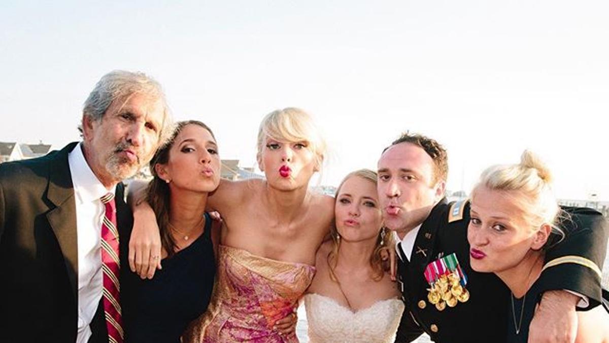 Taylor Swift en la boda de un fan