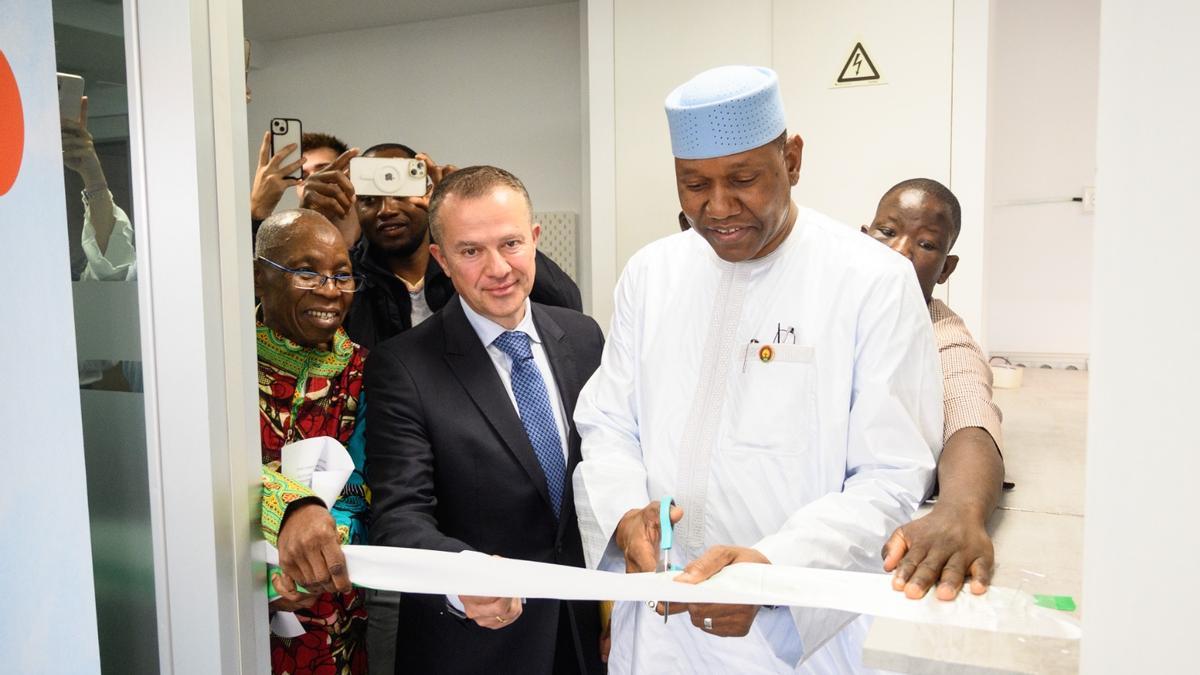 Momento de la inauguración del Consulado de Mali en Zaragoza.