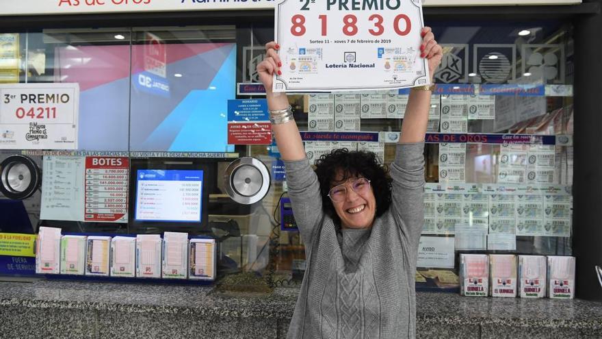 Cartel con el número premiado en Os Rosales.