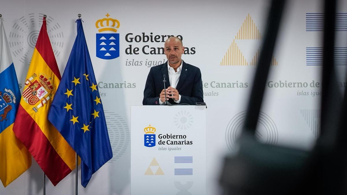 El portavoz del Ejecutivo canario, Alfonso Cabello, en la rueda de prensa Consejo de Gobierno.