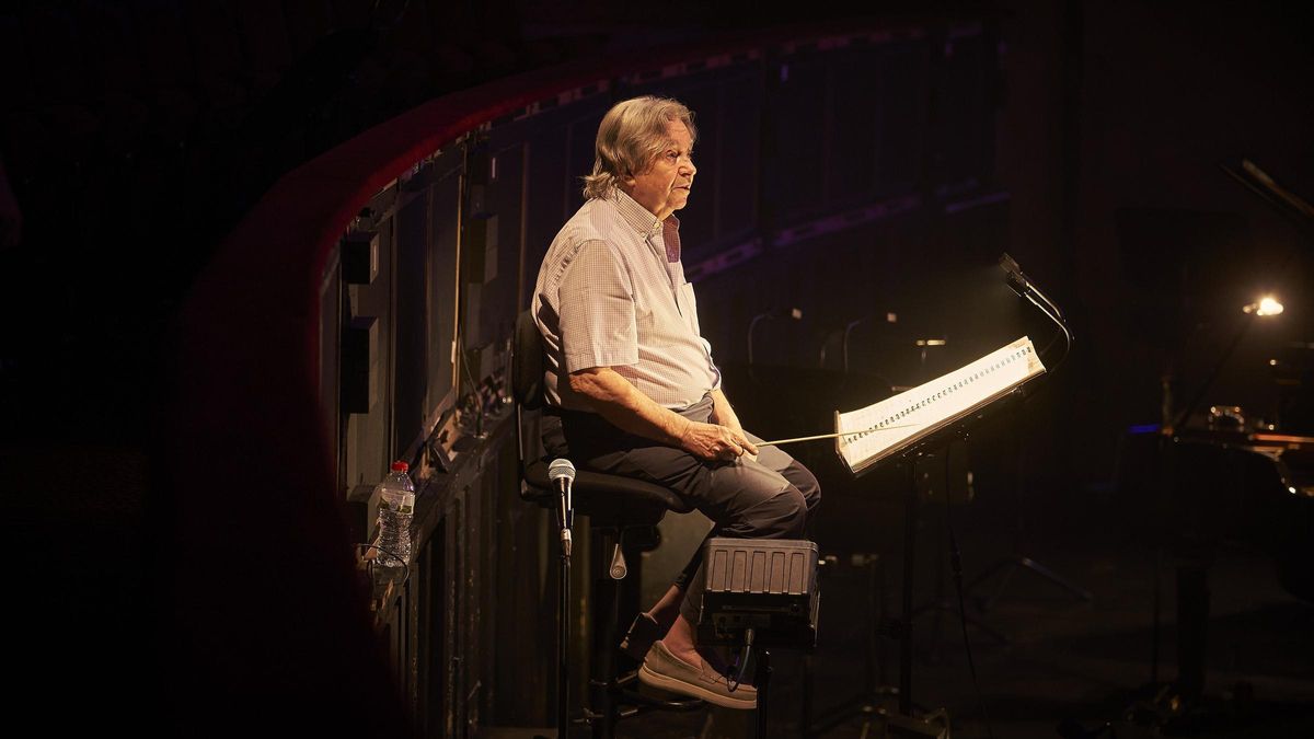 Antoni Ros-Marbà en el foso del Liceu.