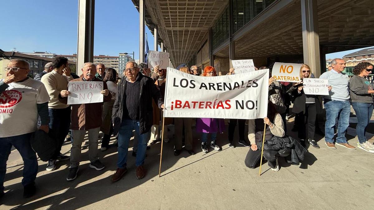 Los vecinos de San Esteban de las Cruces reiteran su rechazo al parque de baterías: "Lo que pretenden hacer es una bomba para Oviedo"