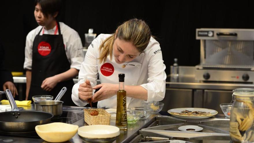 La chef Lucía Freitas, en el Fórum Gastronómico de A Coruña.