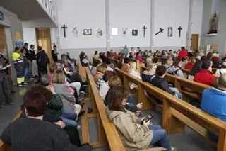 La asamblea vecinal por el conflicto del edificio La Estrella de Gijón, en imágenes