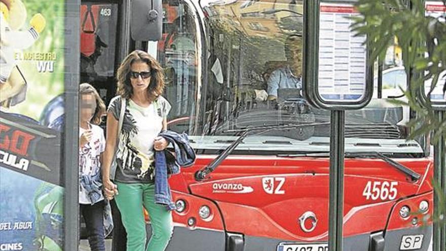 ZeC valora que los menores de 8 años viajen gratis en bus y tranvía