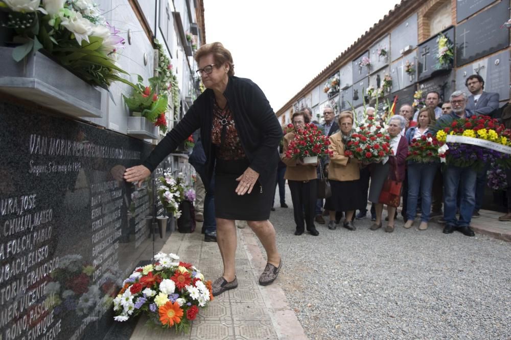 Descubrimiento de la nueva lápida para los fusilad