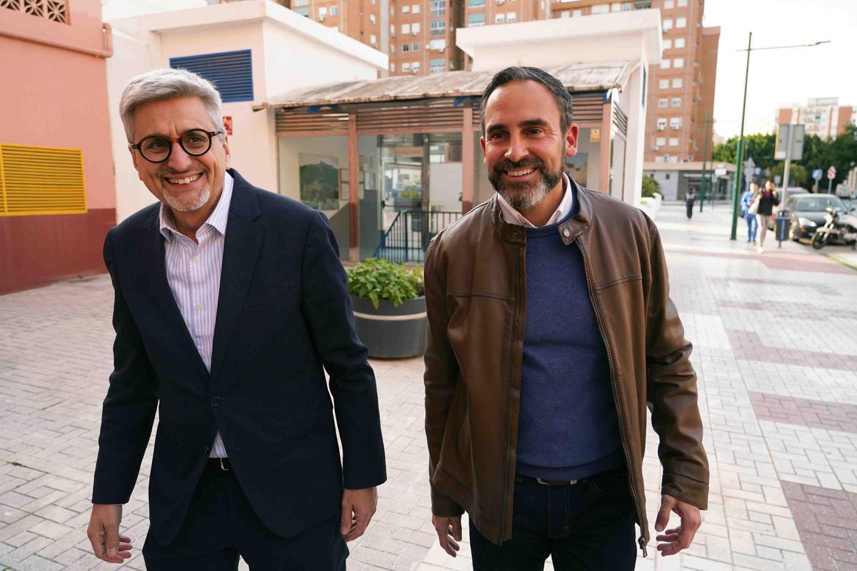 Josele Aguilar y Dani Pérez, en el encuentro del nuevo líder con exsecretarios generales del PSOE de Málaga que abrió la nueva etapa..