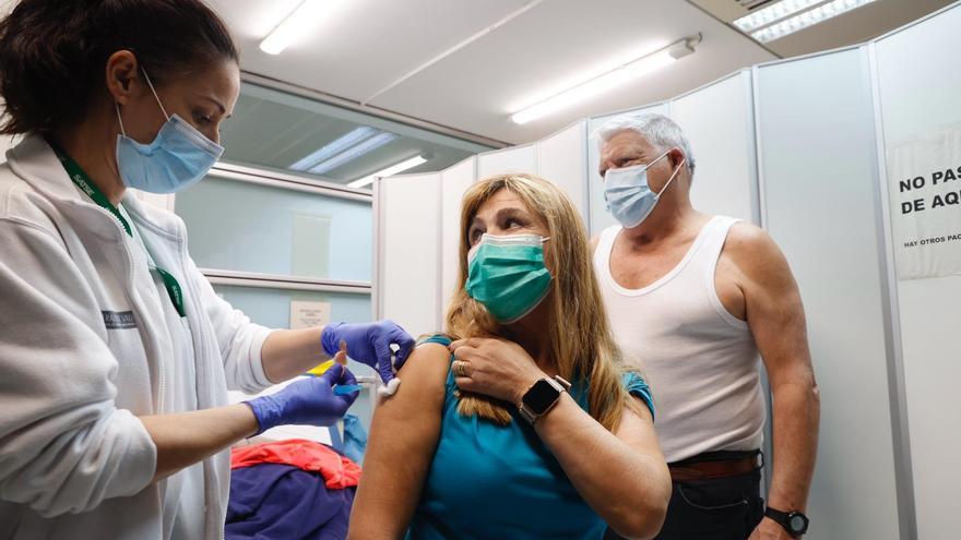 La vacunación se dispara en el primer día sin cita previa ante la ola de gripe y covid