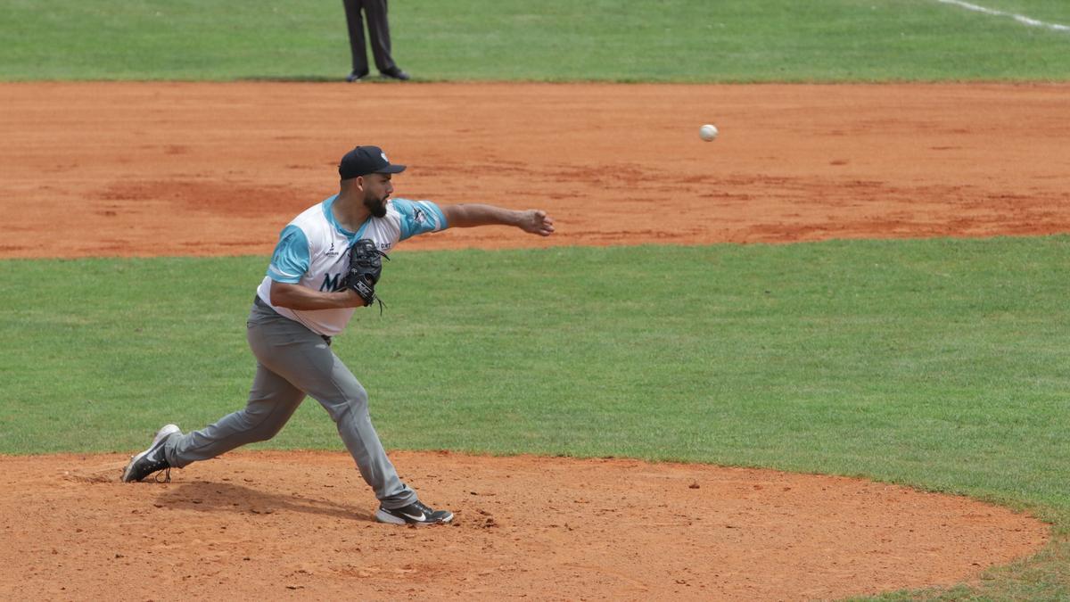 Julio Torrealba, en un momento del partido de ayer ante los belgas