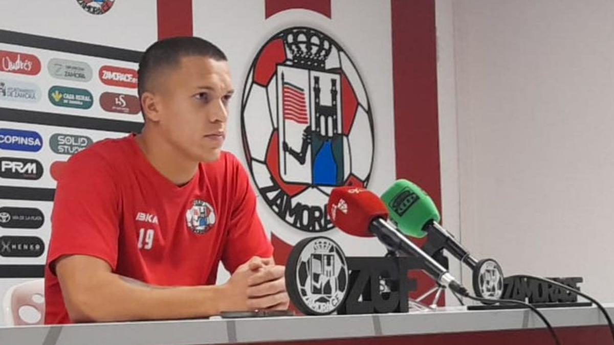 Kun, en la sala de prensa del Ruta de la Plata . | LOZ