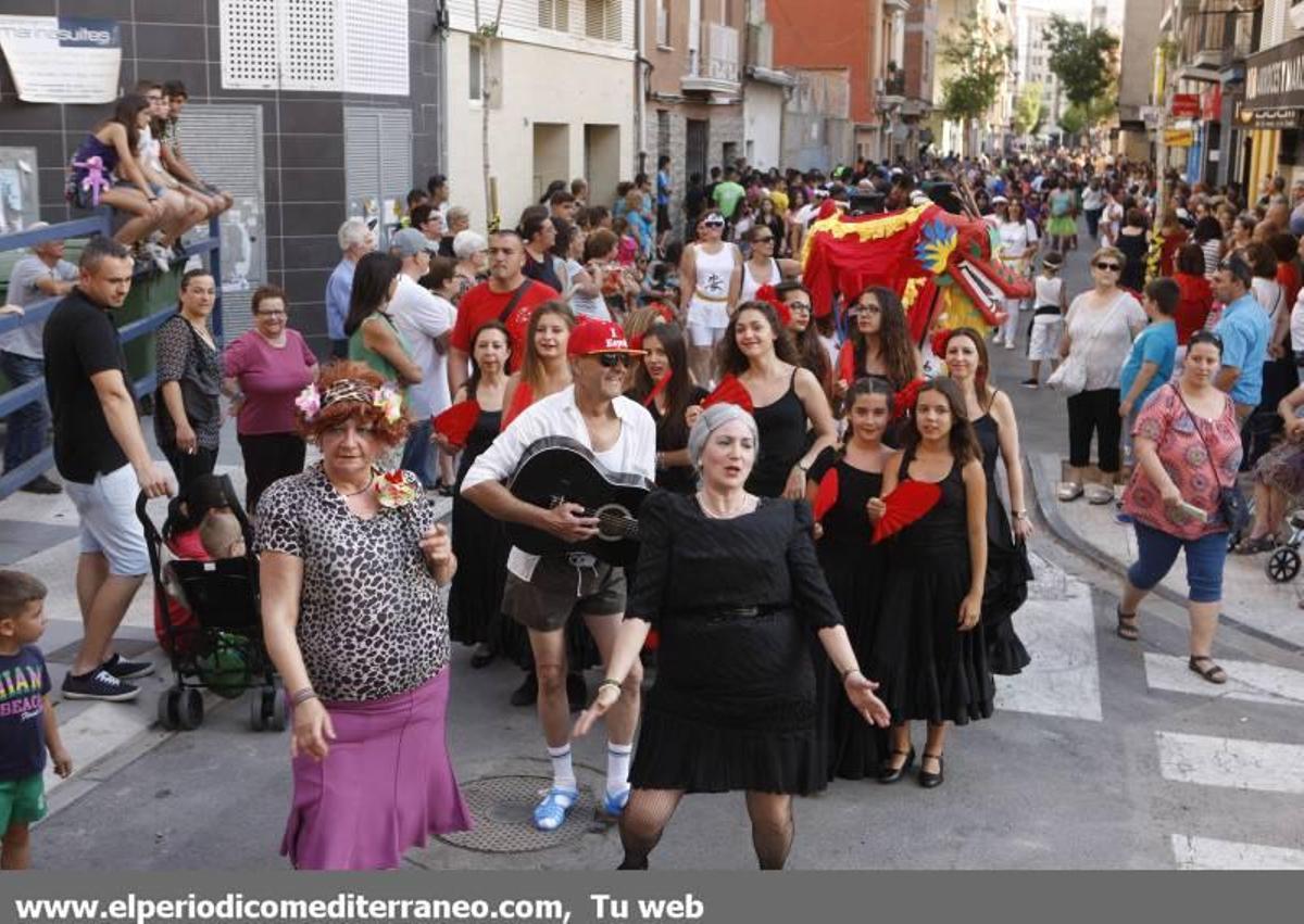 Las calles del Grao se llenan de fiesta