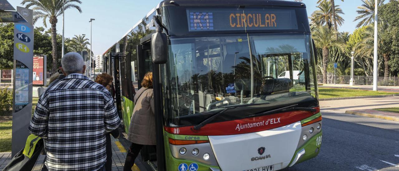 El autobús de la línea circular K 1, en imágenes que fueron tomadas durante la mañana de ayer.