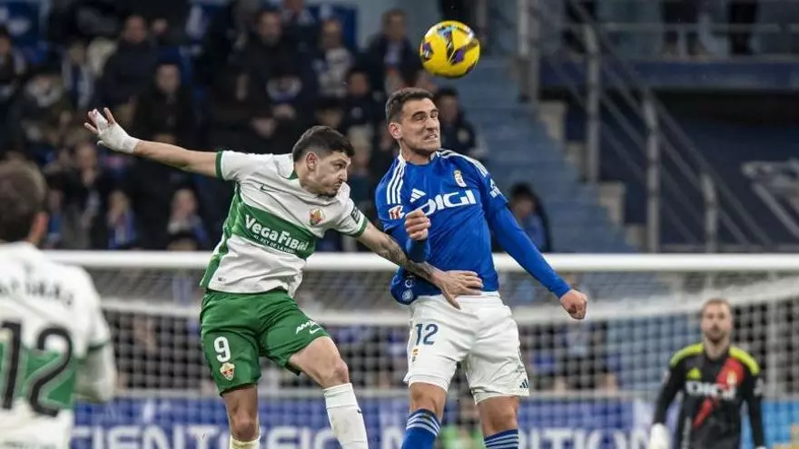 El Elche queda colíder tras empatar con el Oviedo en un partido de ida y vuelta