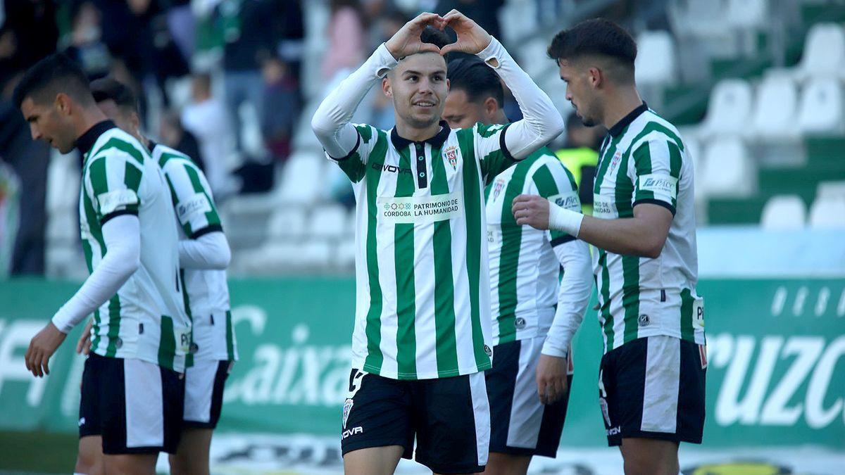 Luismi Redondo celebra su gol al Panadería Pulido en El Arcángel en la goleada del Córdoba CF, hace unas jornadas.