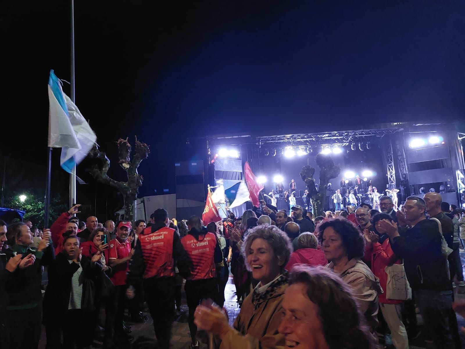 La celebración del ascenso de la "Maruxía" de Bueu a la ACT