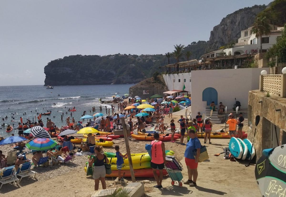 Famosísima puerta azul de la playa de la Barraca de Xàbia
