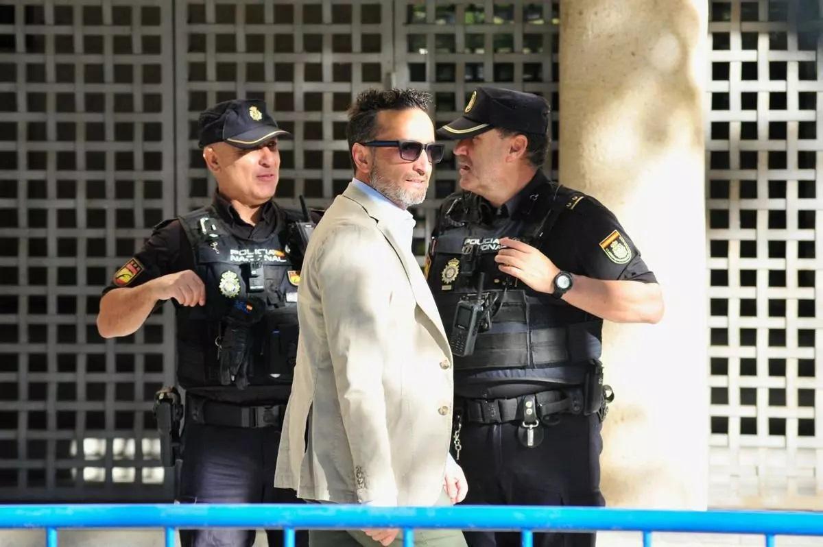 Ricardo Cabezas, a su llegada a la Audiencia Provincial, uno de los días del juicio.