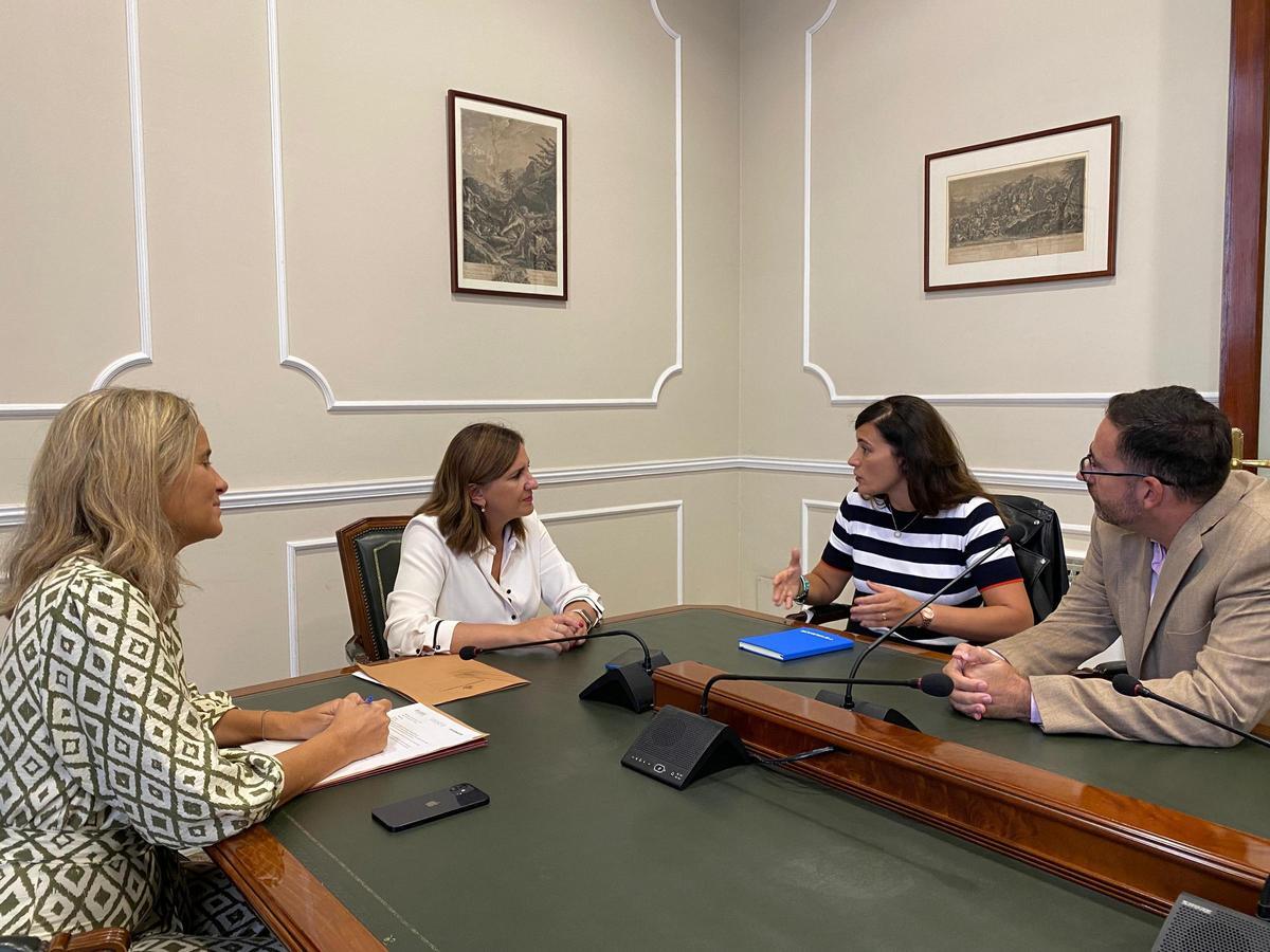 Reunión de Cabrera con Catalá y los responsables turísticos de València.