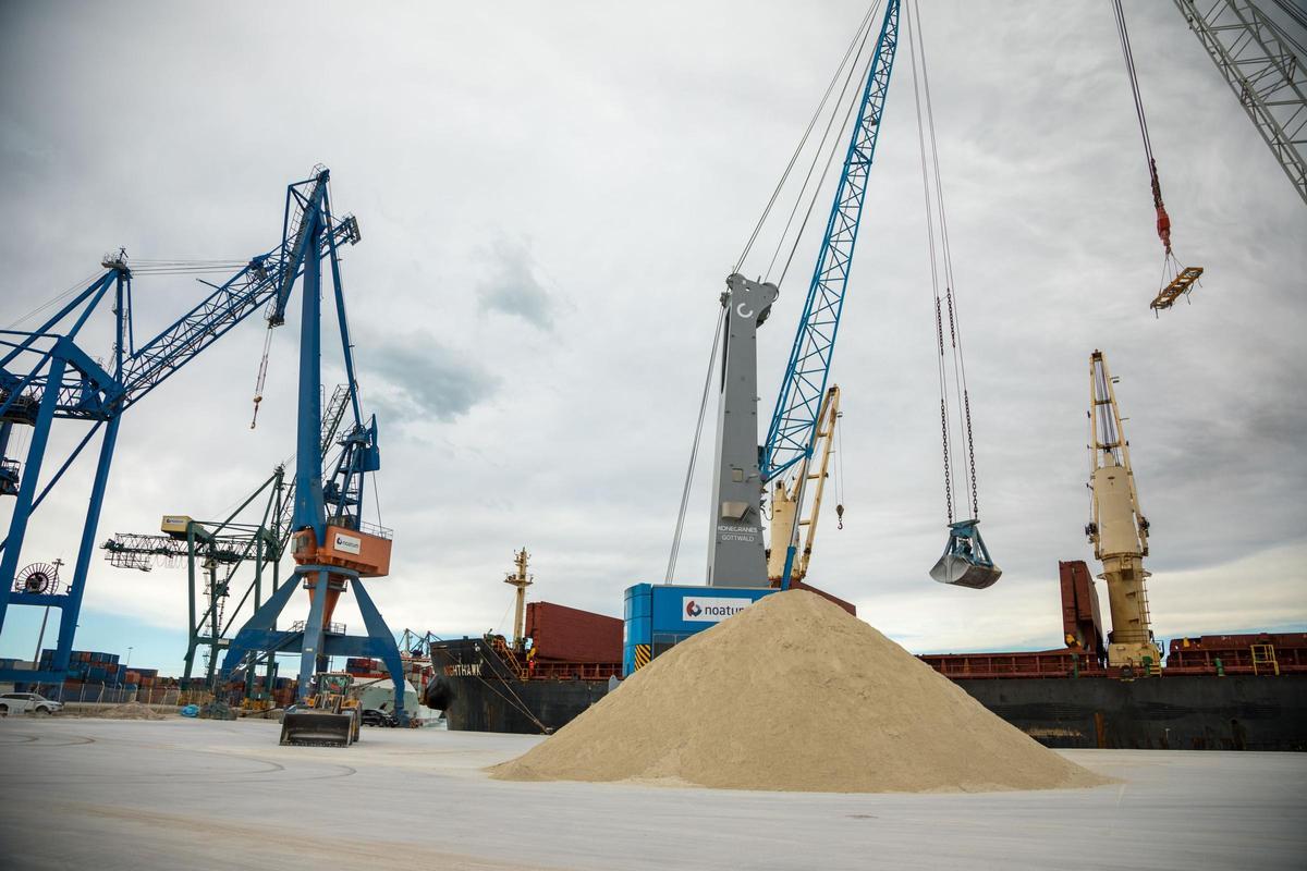 Movimiento de graneles sólidos en PortCastelló.