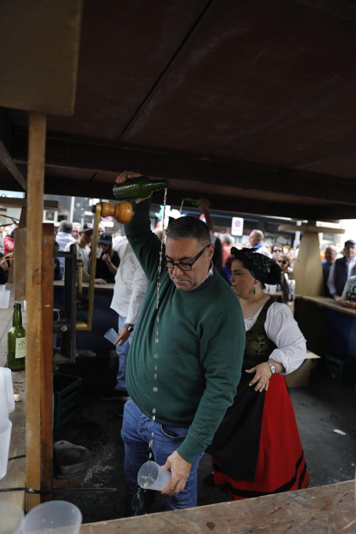 En imágenes: la fiesta de Güevos Pintos toma Pola de Siero