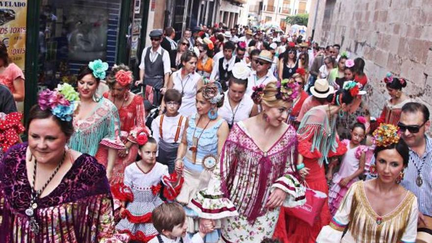 Más de 2.000 personas participan en la romería del Rocío de Villena