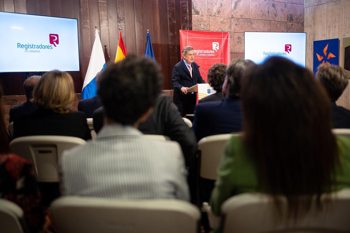 Carlos Celestino, decano del Colegio de Registradores de Santa Cruz de Tenerife