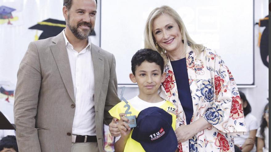 Youssef y Cristina Cifuentes. // Twitter