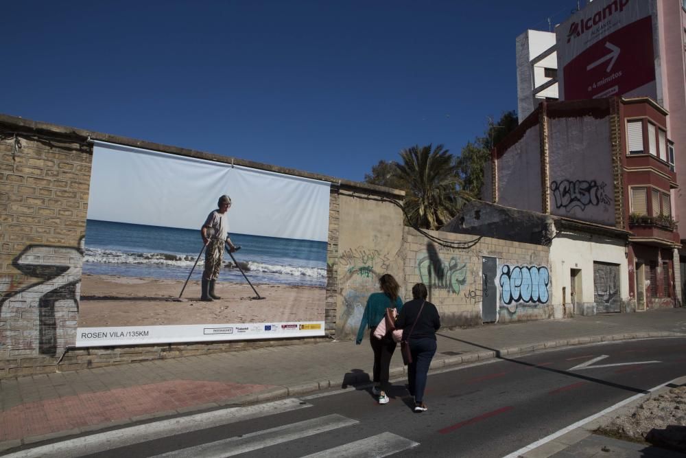 PhotoAlicante bate su récord de intervenciones urbanas y saca a la calle los proyectos de 14 artistas entre Alicante y Sant Joan.