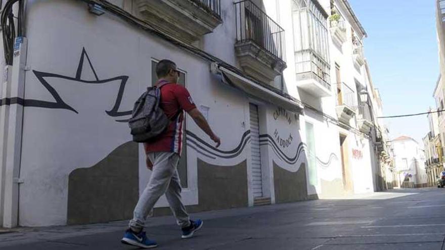 Hosteleros de Pizarro quieren que se revise la normativa que prohíbe beber en la calle de Cáceres