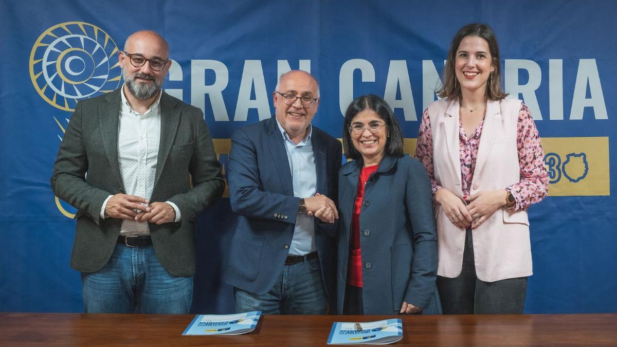 De izquierda a derecha, Aridany Romero, Antonio Morales, Carolina Darias y Carla Campoamor.