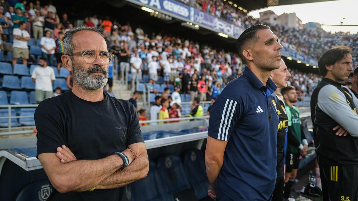 Álvaro Cervera y su ayudante, Roberto Perera.