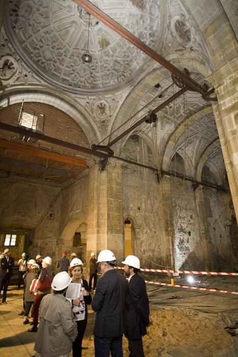 Visita de la alcaldesa de Gijón y los portavoces municipales a las obras de Tabacalera