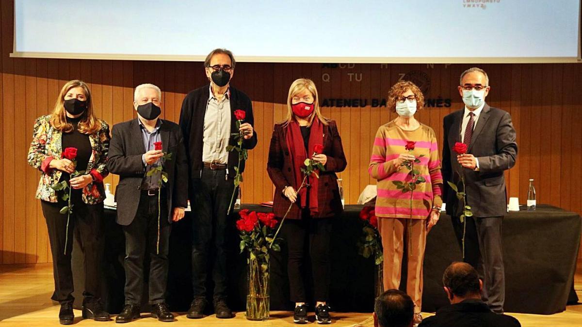 Roda de premsa de la Cambra del Llibre de Catalunya i el Gremi de Floristes de Catalunya.