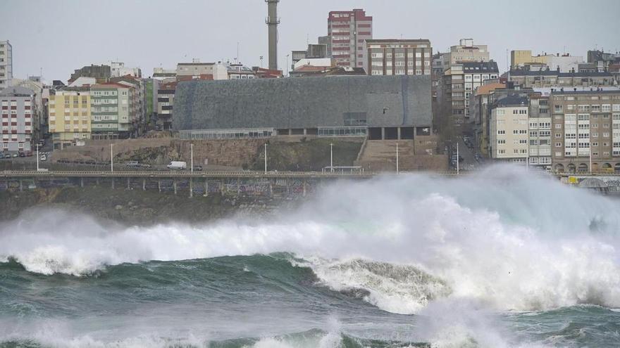 Alerta naranja en la costa de A Coruña y Lugo este domingo