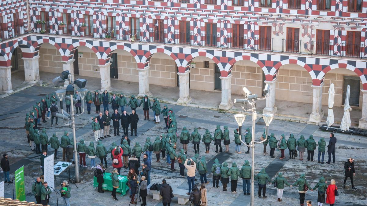 La campana de la Torre de Espantaperros repica por los pacientes oncológicos pacenses