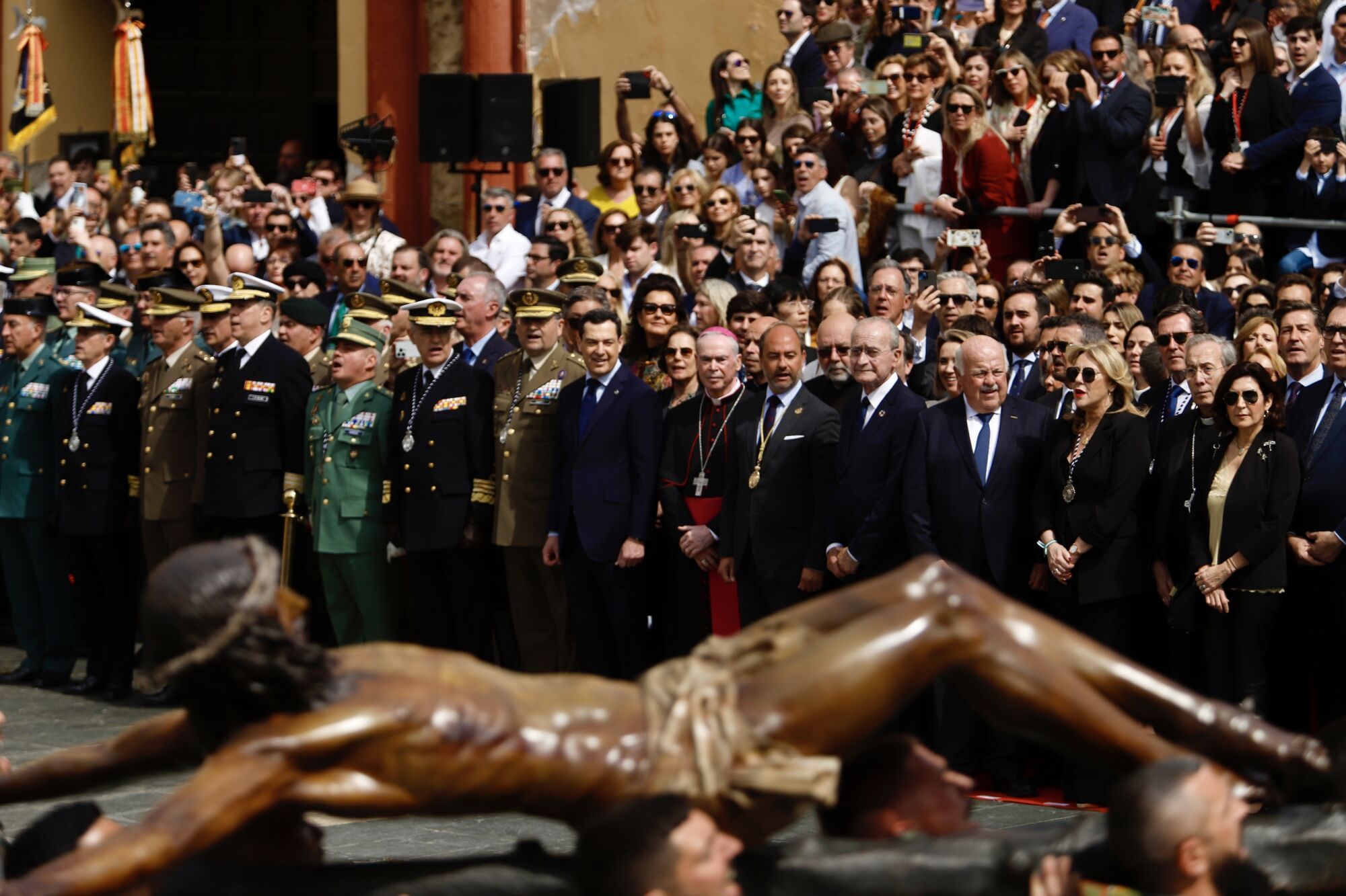 Trasladado del Cristo de la Buena Muerte a hombros de la Legión