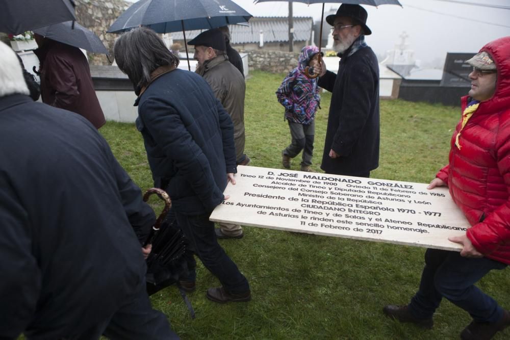 Homenaje en memoria de José Maldonado en el cementerio de La Espina, Salas