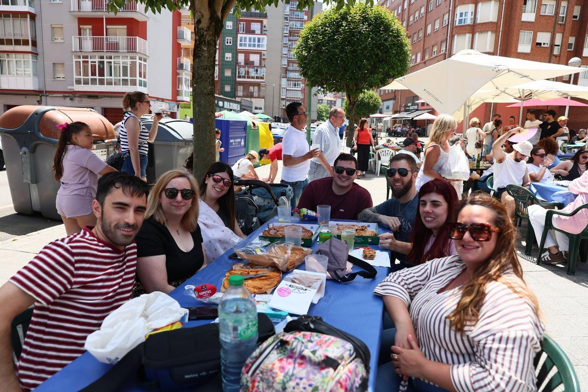 EN IMÁGENES: Villalegre se tira a la calle para cerrar las fiestas del barrio