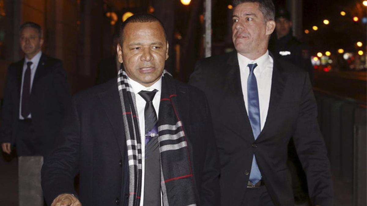 El padre de Neymar reconoció en la Audiencia Nacional una oferta de 190 millones