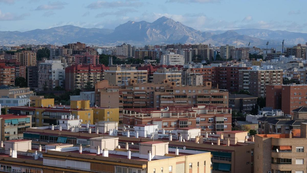 Una panorámica de un barrio residencial de la ciudad de Alicante.