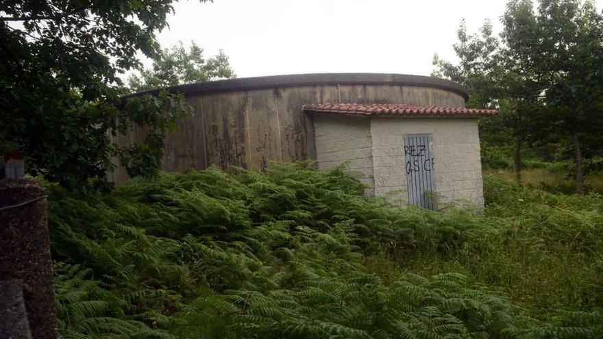 Depósito que gestiona la comunidad de aguas de András, en Vilanova.