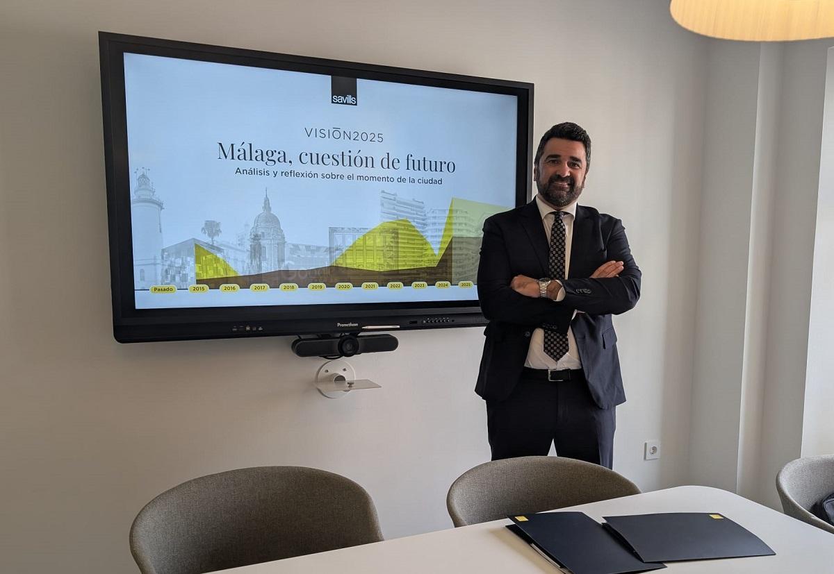El director ejecutivo de Savills en Andalucía, José Félix Pérez Peña, en la presentación del informe.