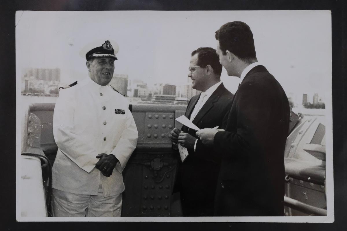 Fonte entrevistando al comandante del Queen Mary.