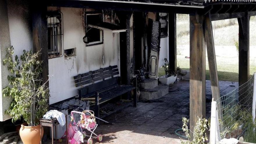 Un hombre y su hija de 4 años mueren en el incendio de una vivienda en Cádiz