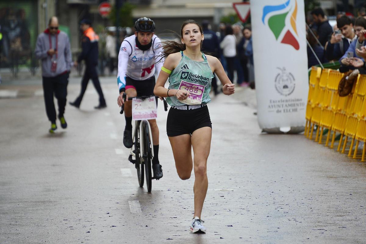 Carrera de la mujer en Elche