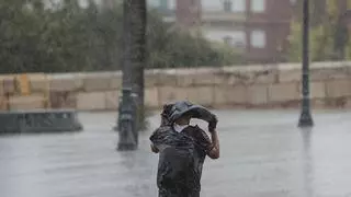 El tiempo en Barcelona y resto de Catalunya, en directo: última hora de la alerta por fuertes lluvias