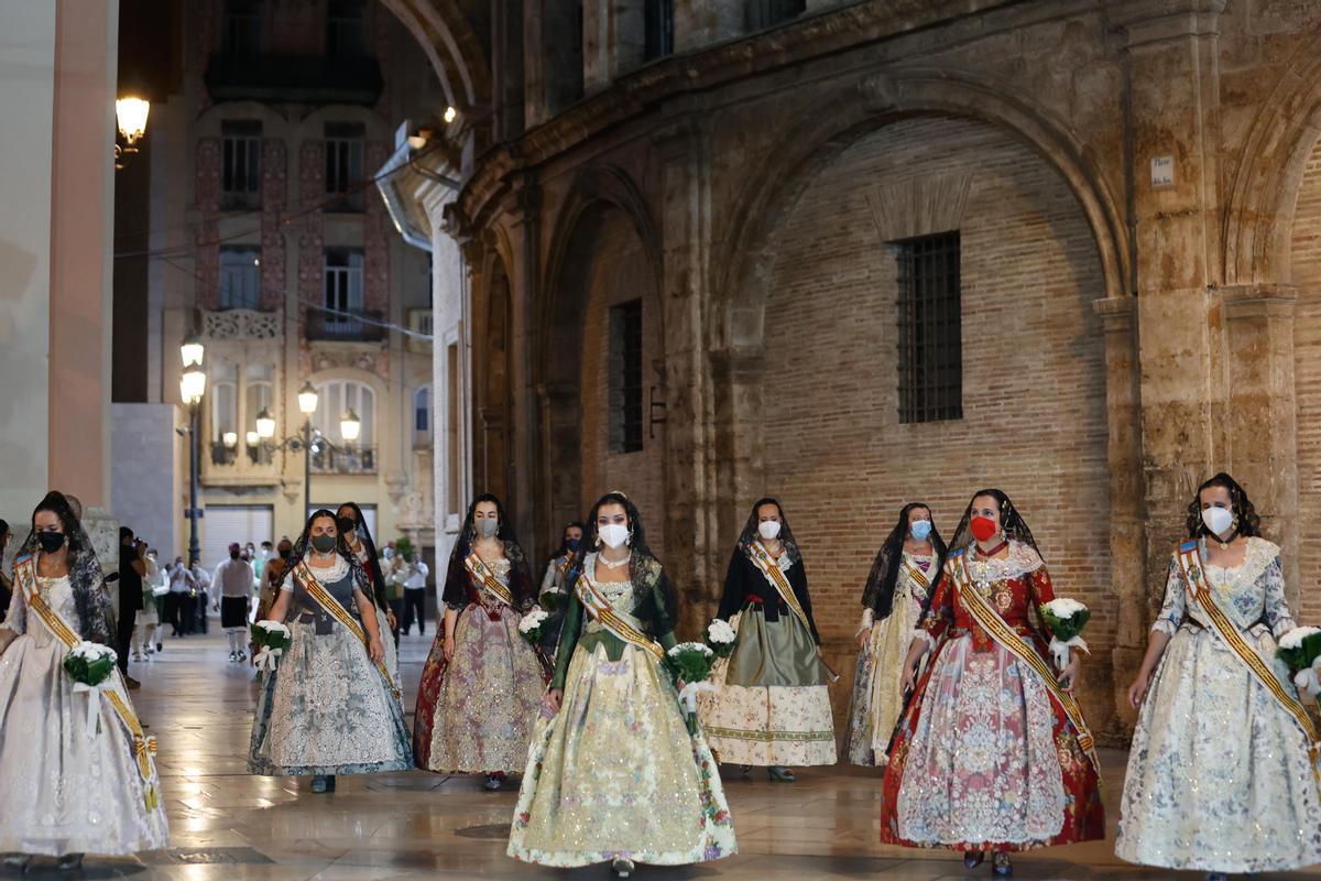 Búscate en el primer día de Ofrenda por las calles del Mar y Avellanas entre las 22:00 y 23:00 horas Búscate en el primer día de Ofrenda por las calles del Mar y Avellanas entre las 22:00 y 23:00 horas
